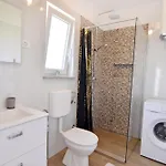 Relaxing With Shared Pool * Cepljani