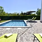 Relaxing With Shared Pool * Cepljani