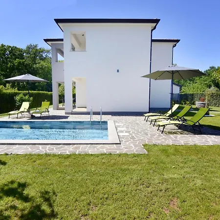 Relaxing With Shared Pool Апартаменты Cepljani