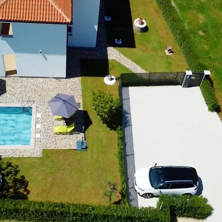 Relaxing With Shared Pool Апартаменты *