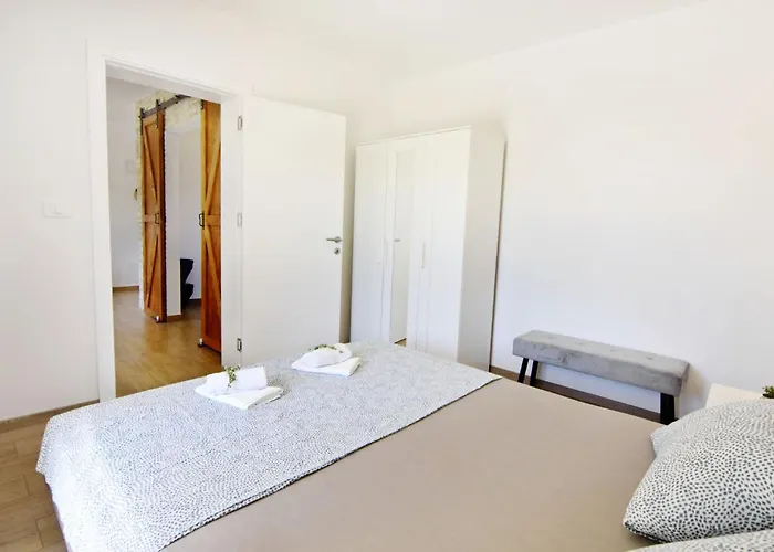 Apartman Relaxing With Shared Pool