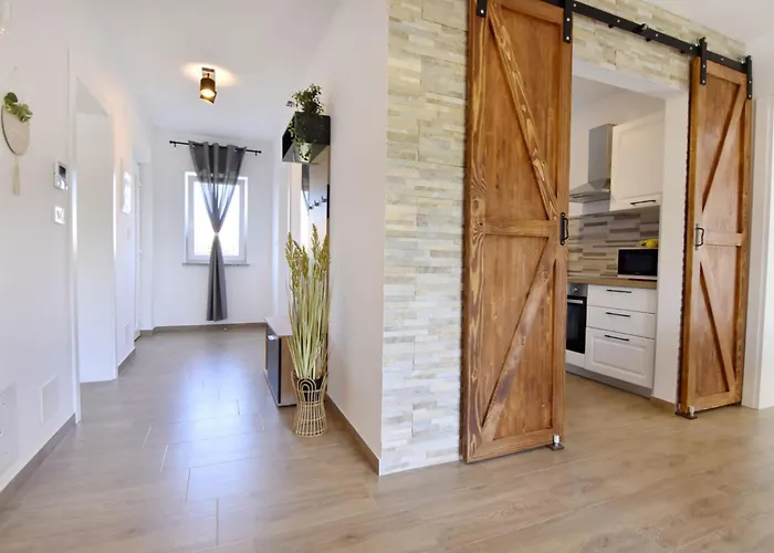 Relaxing With Shared Pool Apartman