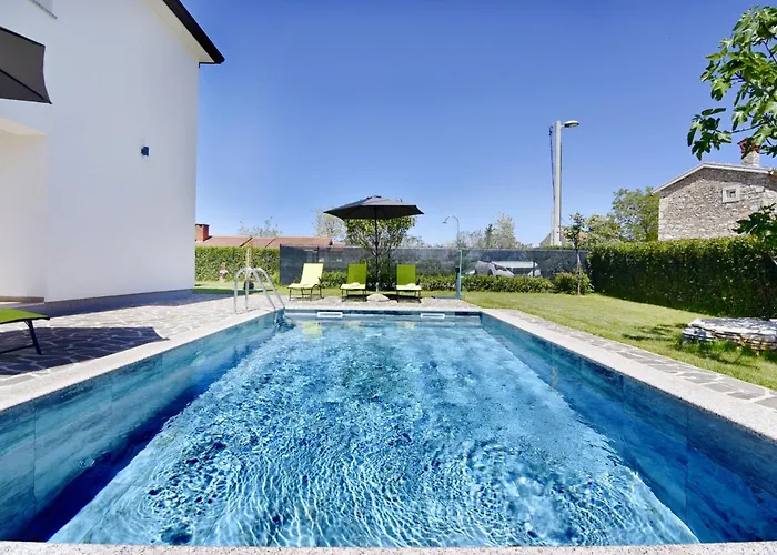 Apartman Relaxing With Shared Pool