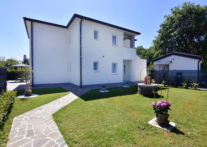 Relaxing With Shared Pool Cepljani