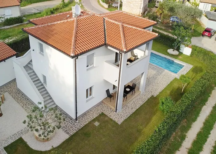 Relaxing With Shared Pool Cepljani