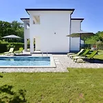 Relaxing With Shared Pool Apartment Cepljani