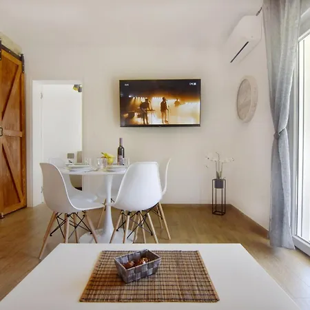 Relaxing With Shared Pool Apartment Cepljani