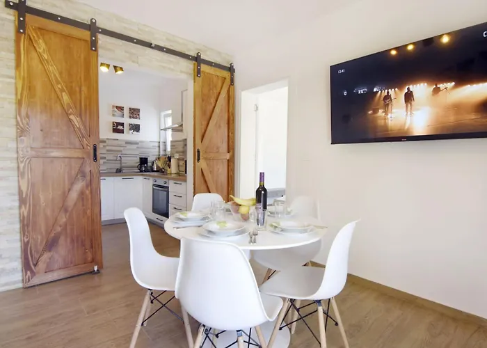 Relaxing With Shared Pool Apartment Cepljani