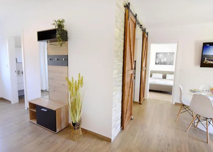 Relaxing With Shared Pool * Cepljani