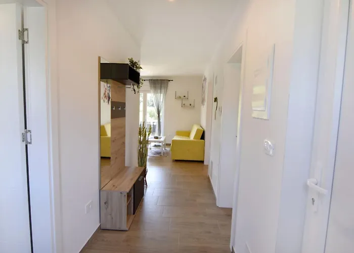 Relaxing With Shared Pool Cepljani