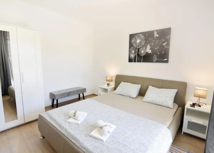 Apartment Relaxing With Shared Pool *