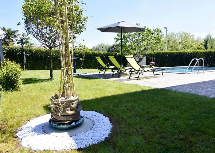 Apartment Relaxing With Shared Pool
