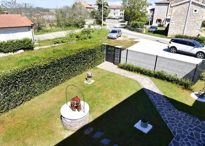 Relaxing With Shared Pool Apartment Cepljani