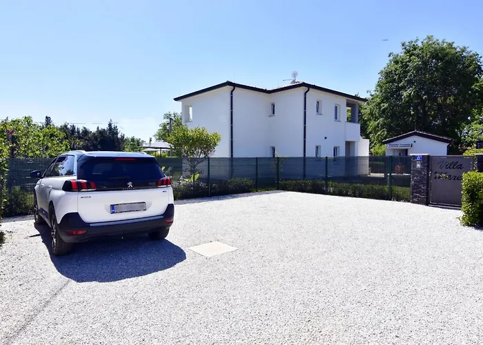 Relaxing With Shared Pool Apartment Cepljani